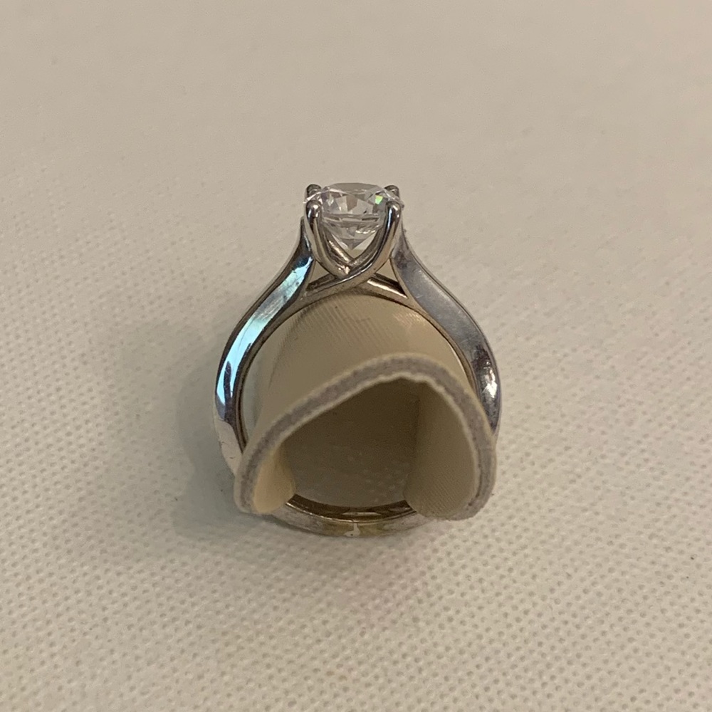 Metal Ring - Picture 2 of 7
